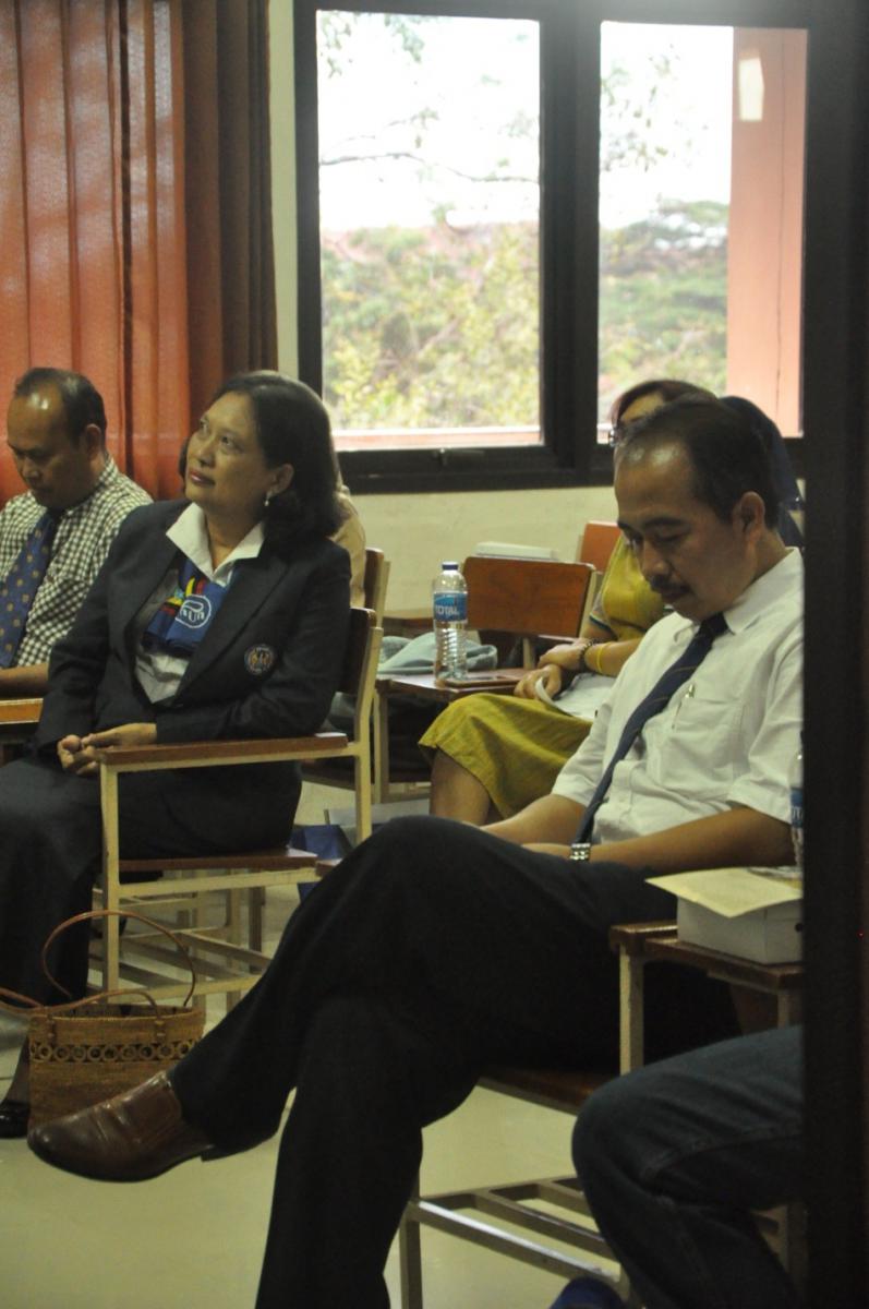 Gambar 3. Kehadiran Dekan Fakultas Bahasa dan Seni didampingi oleh Jajaran Wakil Dekan